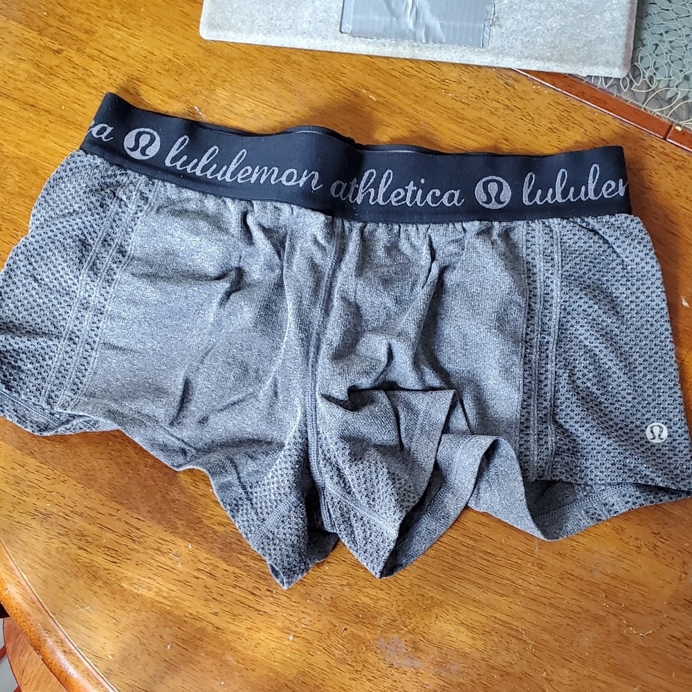 Older lulu shorts gray